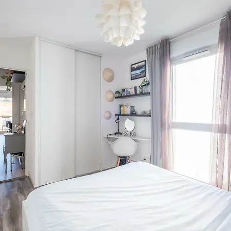 New! Beautiful Flat With With Nice Balcony