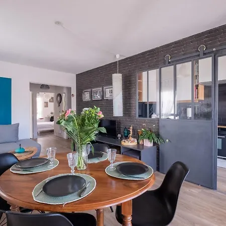 New! Beautiful Flat With With Nice Balcony