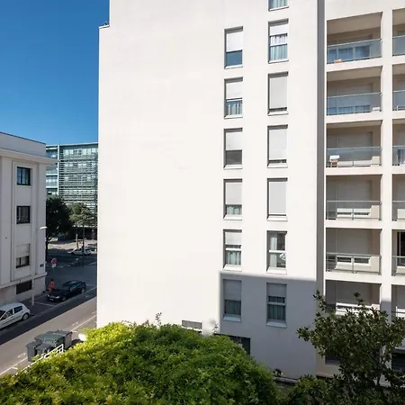 Апартаменты New! Beautiful Flat With With Nice Balcony